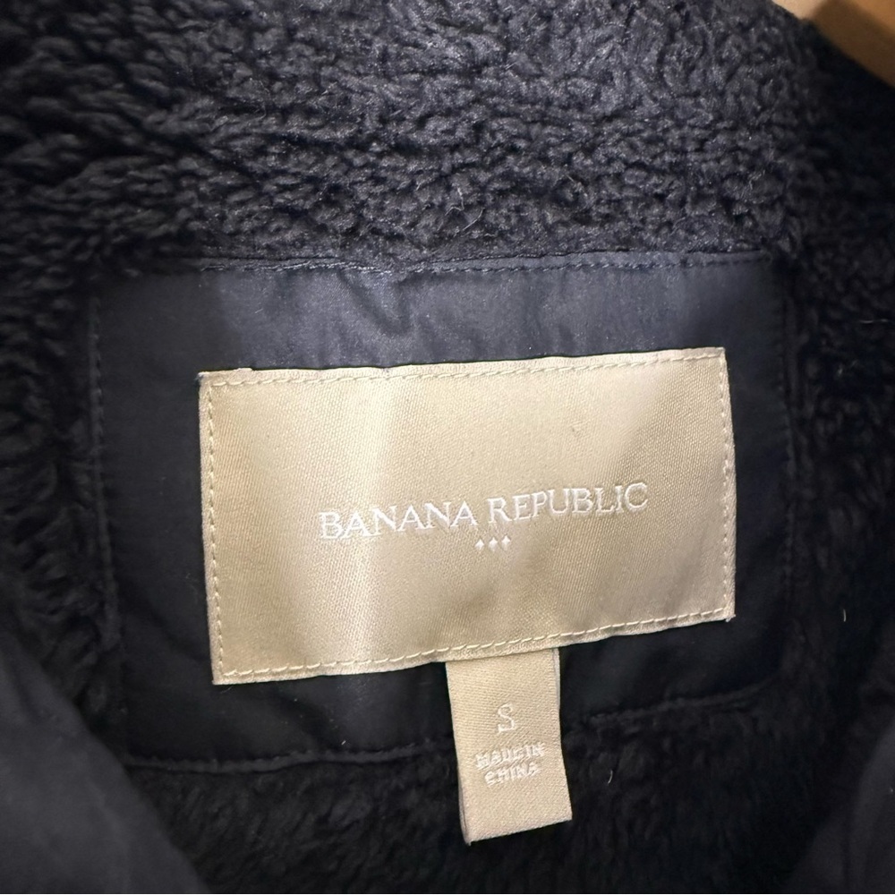 Banana Republic Faux Fur Lined Puffer Vest Black Size Small - Picture 2 of 5